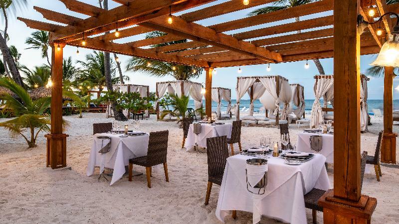 Be Live Collection Punta Cana Adults Only Екстериор снимка Beachfront dining at Sandals Halcyon Beach